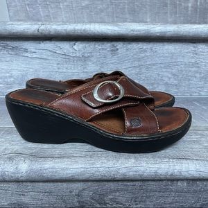 Born Leather Wedge Sandals Brown Buckle Comfort Casual Size 9